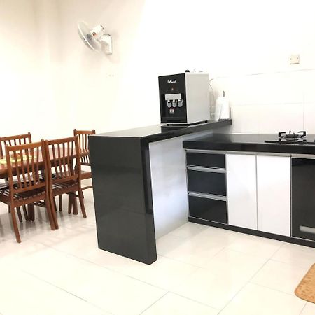 Ana Guest House Jalan Airport Kuantan Exterior photo